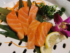 生吃三文鱼-梦山水日本烧肉(五四广场店)