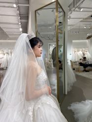 -艾米丽婚纱礼服