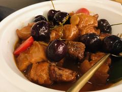 车厘子烧五花肉-甜阿姨·天台花园私房菜(万松园店)