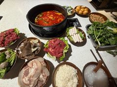 -贵府酸汤牛肉火锅·贵州老字号(飞山街店)