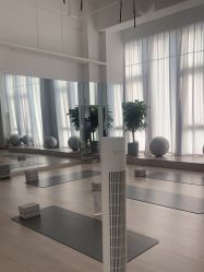 -小黑裙瑜伽·普拉提