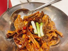 干锅鹿茸菌-云庭汇·粤菜海鲜(东盟盛天地店)