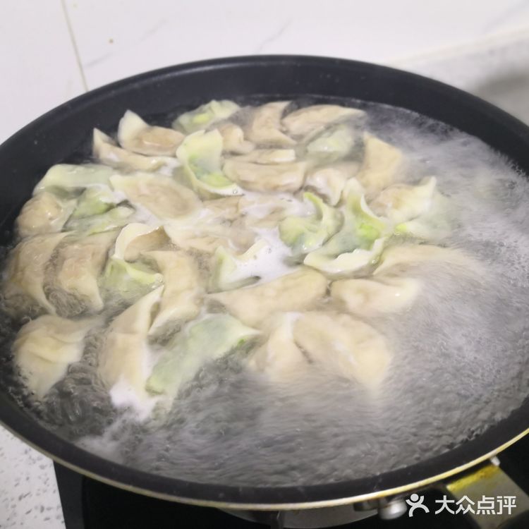 鲜美难挡又满足的韭菜鸡蛋虾仁水饺