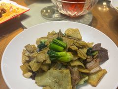 -黄泥岗·地道湖北菜(奥特莱斯店)