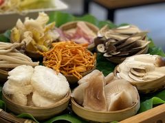 -菌海森林·非遗野生菌火锅(西山区滇池路摩根道店)