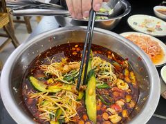 -周良天山牛杂城(天山路总店)