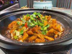 馋嘴牛蛙-松沪名灶·豆浆鱼头·新上海菜(飞航吾悦广场店)