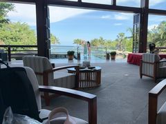 -亚龙湾喜来登·美景台大堂吧