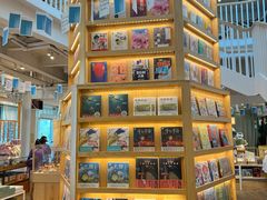 -猫的天空之城概念书店(北戴河蔚蓝海岸店)