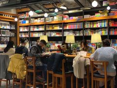 大堂-西西弗书店&矢量咖啡(凯德晶萃广场店)