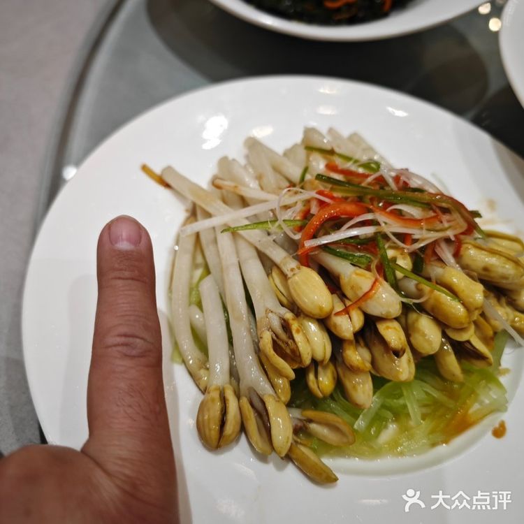 深圳巨型豆芽菜 哈哈哈哈哈 ​