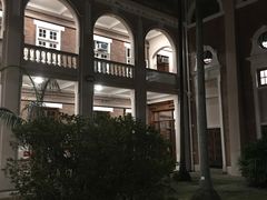 -香港大学