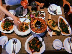 -Chom Cafe and Restaurant