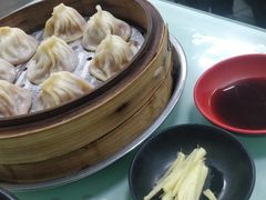 蟹黄汤包-食惠里小笼包面馆(越秀店)