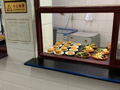 面包甜点陈列柜-宋家馄饨馆(八一公园店)