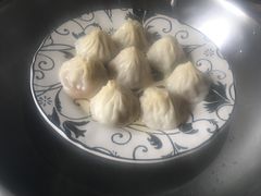 招牌鲜肉小笼-曼曼汤包(建国西路店)