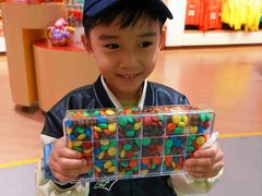 -m豆巧克力世界(上海世茂广场店)