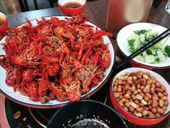 -虾弄弄海派小龙虾·牛羊蝎子火锅