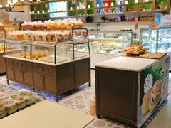 面包甜点陈列柜-面包新语(滨湖万达店)