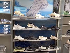 -SALOMON萨洛蒙(长沙国金街店)