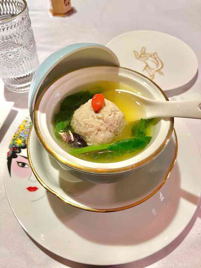 梅府家宴(建业里店)-"起手的咸菜肉丝面用得是卷子面;门腔既非酒.
