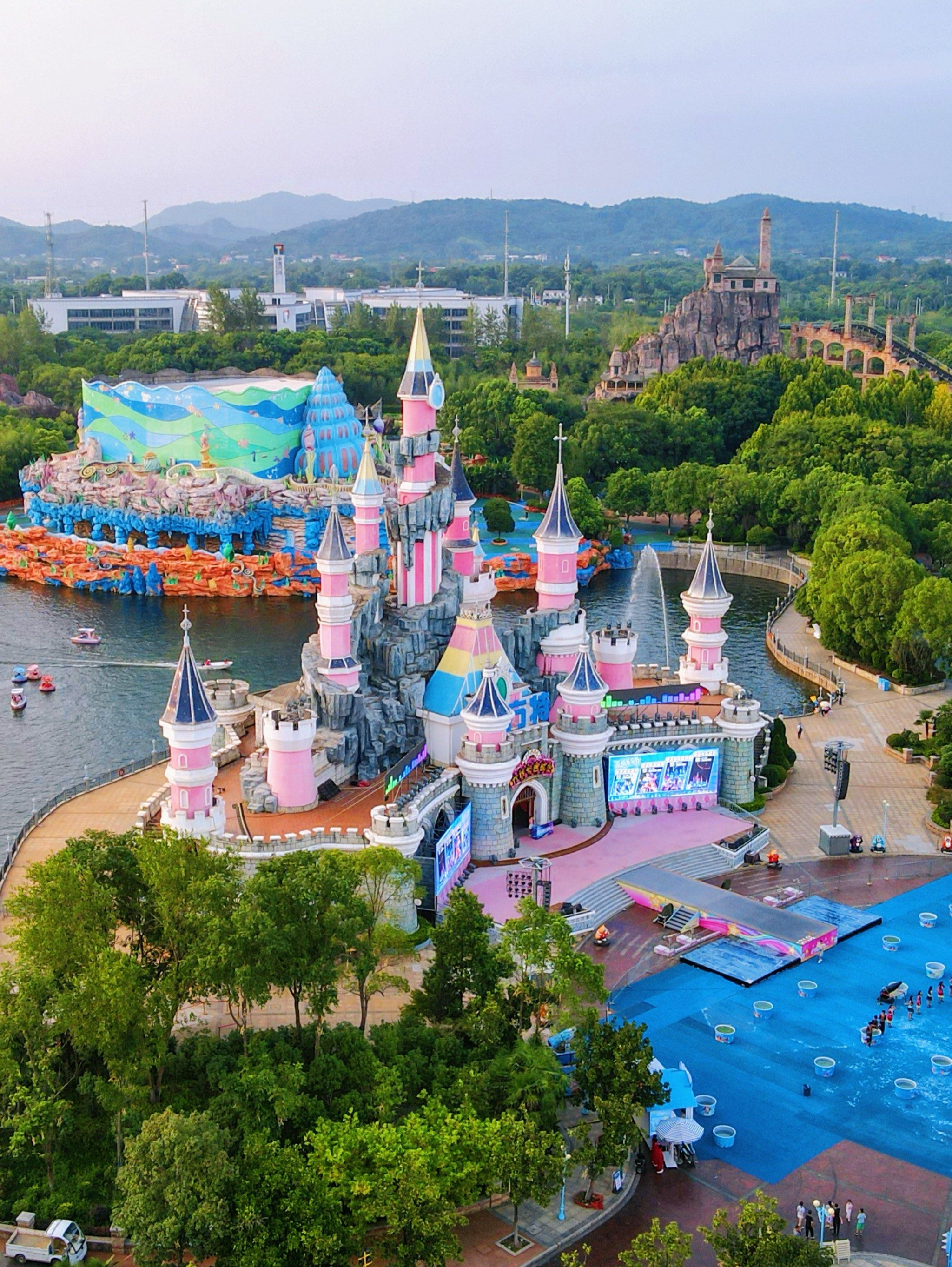 抓住夏天的尾巴,和熊大熊二畅玩方特欢乐世界