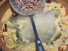 -洱火云南酸菜牛肉火锅(石景山当代商城店)