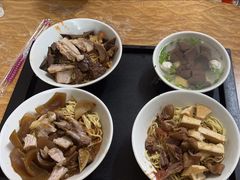 -松树干拌面店