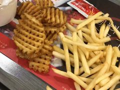 -麦当劳(民盈·国贸城店)