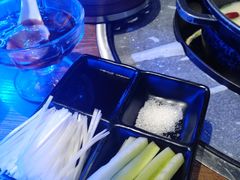 -三人行骨头王火锅(长寿店)