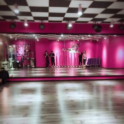 -STUDIO E POLE DANCE