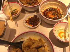 -八二小区抄手(龙湖上城天街店)