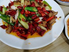 鲜辣肥肠-老街无刺鲫鱼