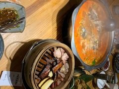 -野山舂·贵州现舂酸汤火锅(鸿通城店)