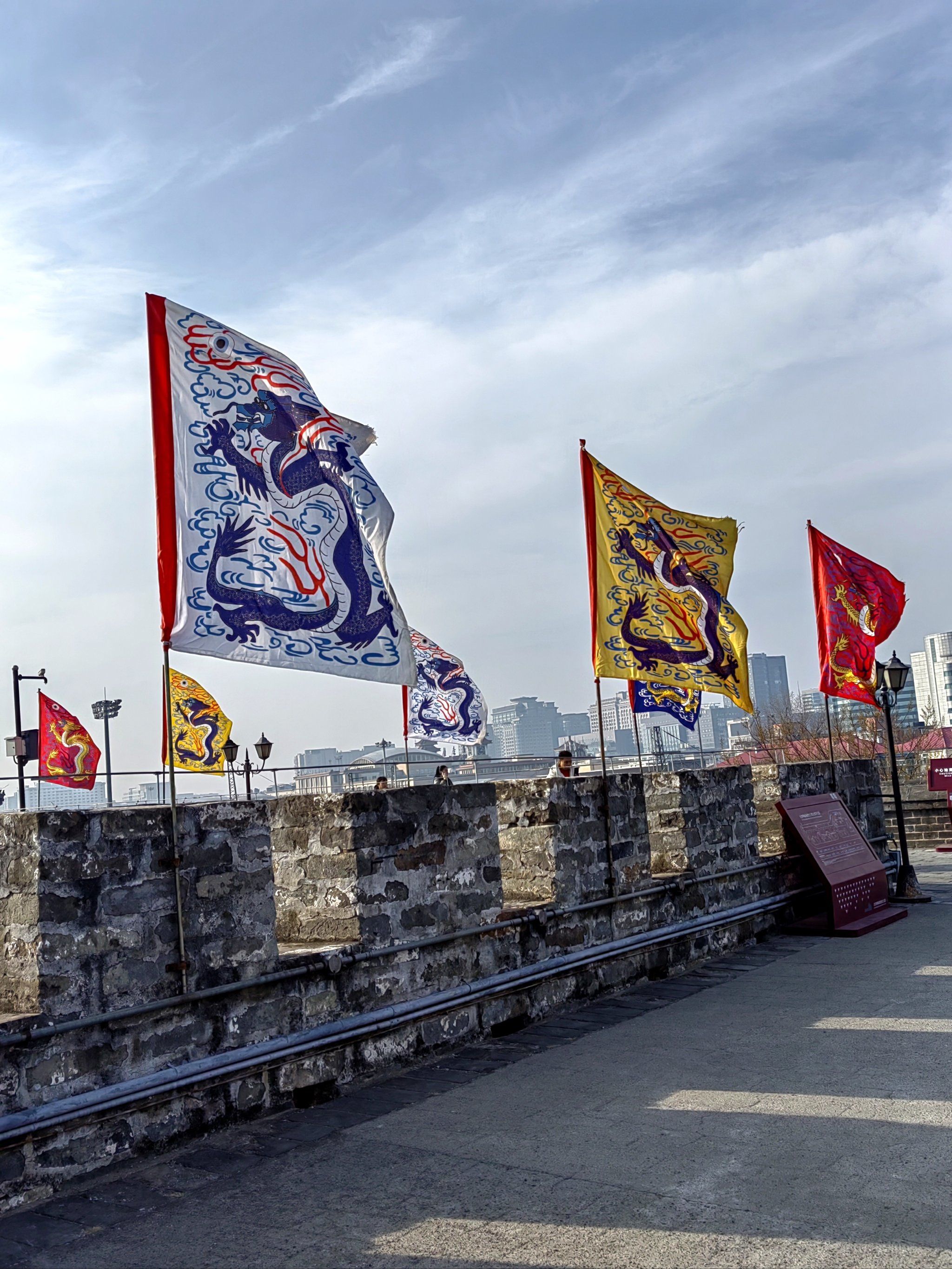 旌旗烈烈庆新春