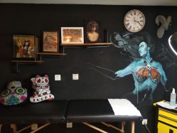 -Black Tattoo Studio