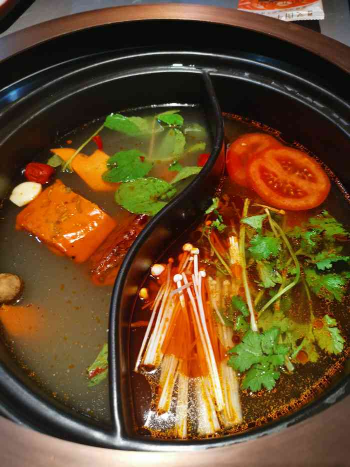 叉图牛排火锅(五和店)-"新开的新式火锅店,店面不太大,有两层但只.