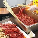✅现串现烤的牛肉串来啦……