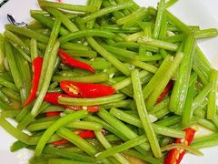 -头上红煨盐鸡·非遗院子餐厅