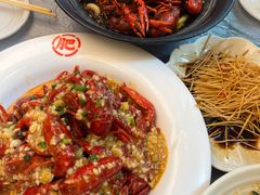 -肥肥虾庄·金牌油焖大虾(东湖欢乐谷店)