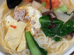 -蒙自源米线大王(东站店)