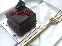 -UNI UNI(环亚凯瑟琳店)