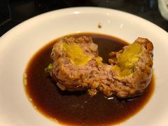 鸭蛋黄狮子头-梅飞酒家(名辉豪庭店)