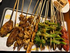-威记烧嘢·南宁烧烤·超级生牛(绿地店)