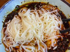 -阿依娘镇店豌杂面(三峡广场店)