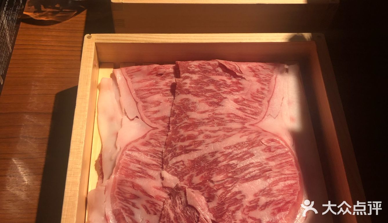 选了这家和牛自助。环境很好交通方便