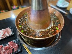 -果松木炭酸菜铜火锅·外婆参鸡汤