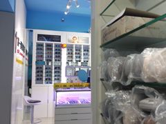 -提一眼镜·蔡司·依视路(小寨店)
