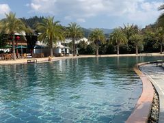 -腾冲洞山温泉村