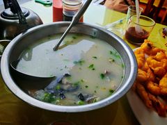 -雪湖煜辰鱼头老店(雪野湖店)